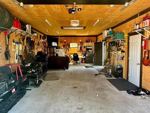 Garage - 1232 Rue Du Canot, Havre-Saint-Pierre, QC - Indoor Photo Showing Garage