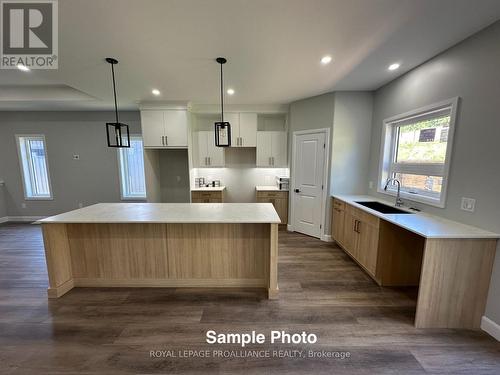 29 Schmidt Way, Quinte West, ON - Indoor Photo Showing Kitchen With Upgraded Kitchen