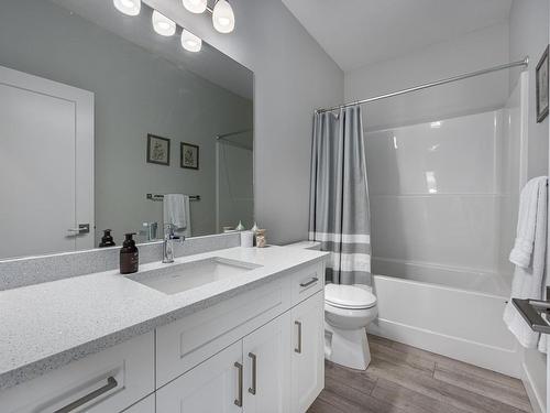 744 Lyne Road, Kamloops, BC - Indoor Photo Showing Bathroom