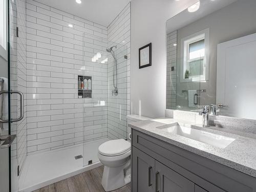 744 Lyne Road, Kamloops, BC - Indoor Photo Showing Bathroom