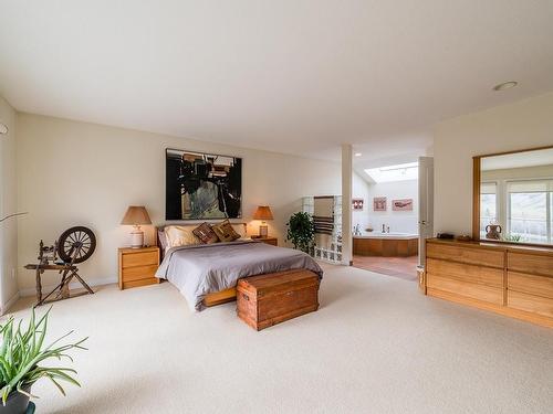 604 Stansfield Road, Kamloops, BC - Indoor Photo Showing Bedroom