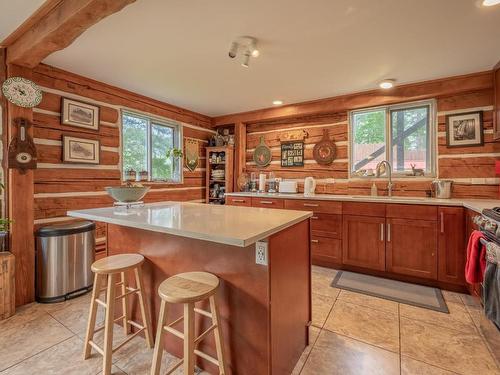 4373 Clearwater Valley Road, Clearwater, BC - Indoor Photo Showing Kitchen