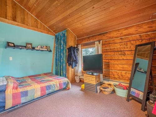 4373 Clearwater Valley Road, Clearwater, BC - Indoor Photo Showing Bedroom