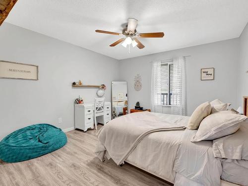 2581 Big Nickel Place, Kamloops, BC - Indoor Photo Showing Bedroom