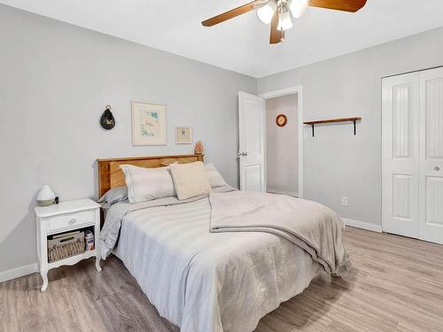 2581 Big Nickel Place, Kamloops, BC - Indoor Photo Showing Bedroom