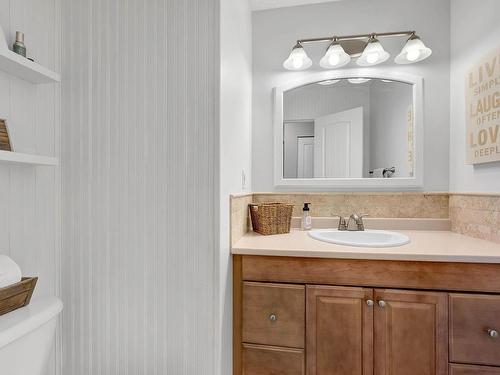 2581 Big Nickel Place, Kamloops, BC - Indoor Photo Showing Bathroom