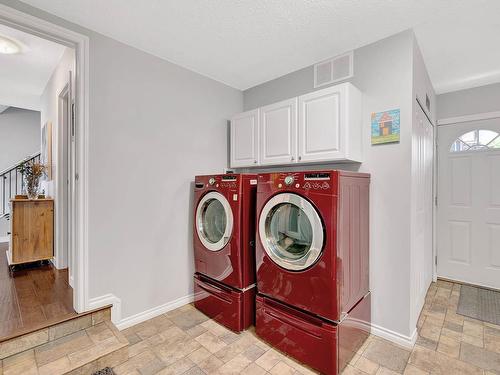 2581 Big Nickel Place, Kamloops, BC - Indoor Photo Showing Laundry Room