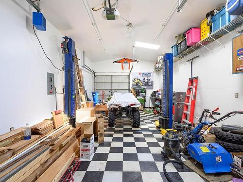 2581 Big Nickel Place, Kamloops, BC - Indoor Photo Showing Garage