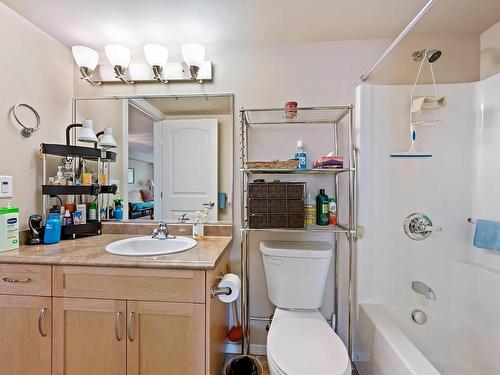 314-689 Tranquille Rd, Kamloops, BC - Indoor Photo Showing Bathroom