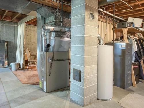 1975 Westsyde Rd, Kamloops, BC - Indoor Photo Showing Basement