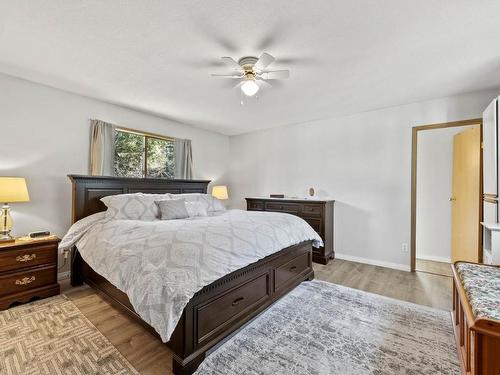 106E N. Thompson Highway E, Clearwater, BC - Indoor Photo Showing Bedroom