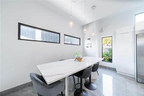 1023 Weatherdon Avenue, Winnipeg, MB - Indoor Photo Showing Dining Room