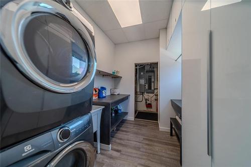 1023 Weatherdon Avenue, Winnipeg, MB - Indoor Photo Showing Laundry Room