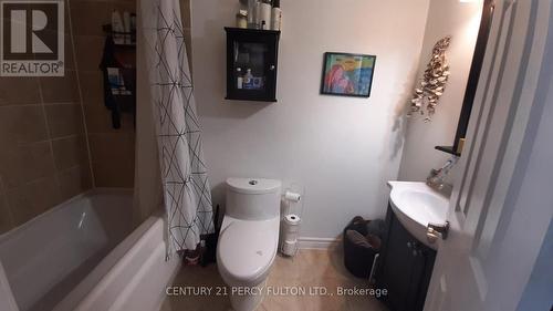 80 Waverley Road, Clarington (Bowmanville), ON - Indoor Photo Showing Bathroom