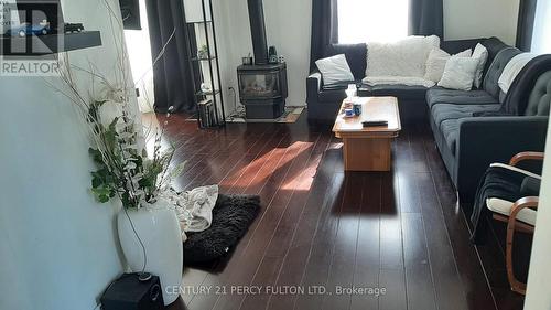 80 Waverley Road, Clarington (Bowmanville), ON - Indoor Photo Showing Living Room With Fireplace