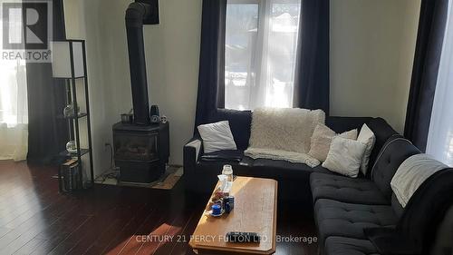 80 Waverley Road, Clarington (Bowmanville), ON - Indoor Photo Showing Living Room