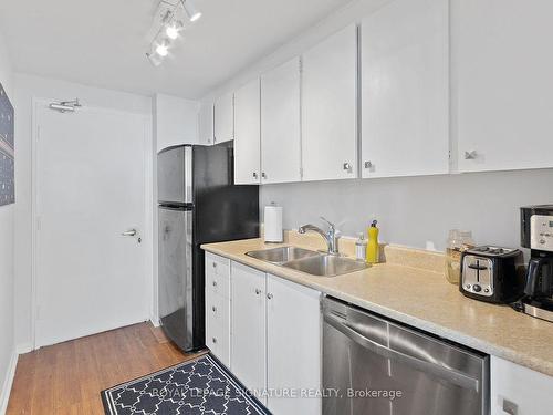 1104-581 Avenue Rd, Toronto, ON - Indoor Photo Showing Kitchen With Double Sink