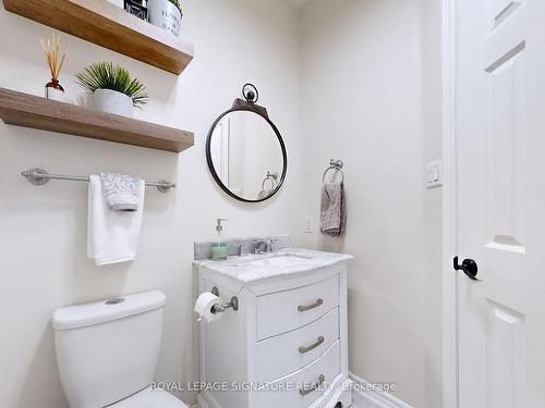 9 Shetland Dr, Georgina, ON - Indoor Photo Showing Bathroom