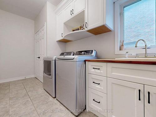 9 Shetland Dr, Georgina, ON - Indoor Photo Showing Laundry Room