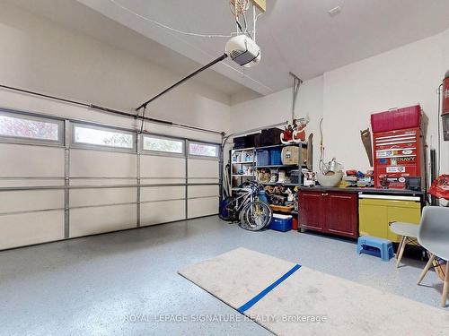 9 Shetland Dr, Georgina, ON - Indoor Photo Showing Garage