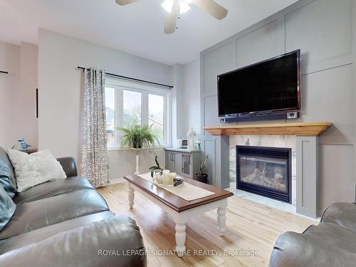 9 Shetland Dr, Georgina, ON - Indoor Photo Showing Living Room With Fireplace