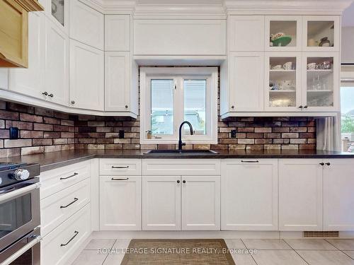 9 Shetland Dr, Georgina, ON - Indoor Photo Showing Kitchen With Double Sink