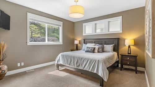 2410 Mountains Hollow Lane, West Kelowna, BC - Indoor Photo Showing Bedroom