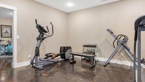 2410 Mountains Hollow Lane, West Kelowna, BC - Indoor Photo Showing Gym Room