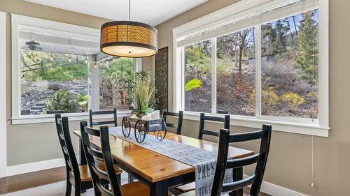 2410 Mountains Hollow Lane, West Kelowna, BC - Indoor Photo Showing Dining Room