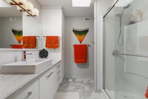 3-1020 Lanfranco Road, Kelowna, BC - Indoor Photo Showing Bathroom