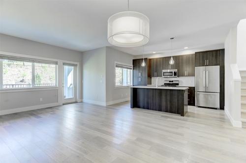 47-1450 Union Road, Kelowna, BC - Indoor Photo Showing Kitchen