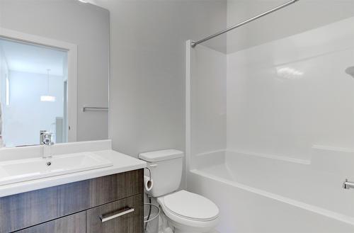 47-1450 Union Road, Kelowna, BC - Indoor Photo Showing Bathroom