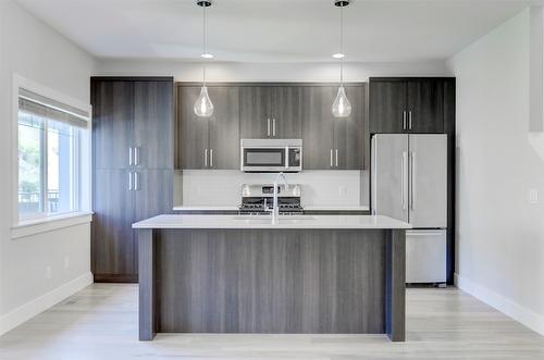 47-1450 Union Road, Kelowna, BC - Indoor Photo Showing Kitchen With Upgraded Kitchen