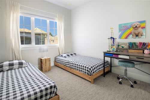 16-644 Lequime Road, Kelowna, BC - Indoor Photo Showing Bedroom