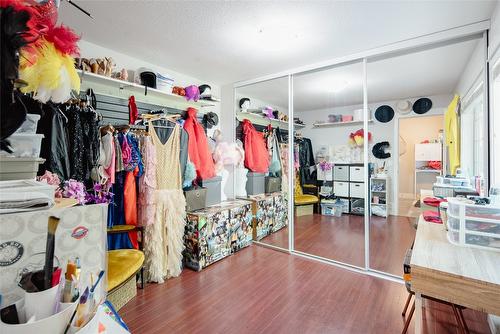 101-952 Lawson Avenue, Kelowna, BC - Indoor With Storage