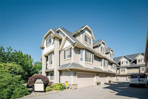 101-952 Lawson Avenue, Kelowna, BC - Outdoor With Facade