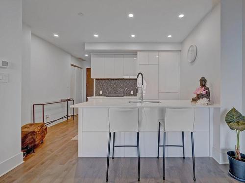 Coin-repas - 809-1025 Rue De La Commune E., Montréal (Ville-Marie), QC - Indoor Photo Showing Kitchen