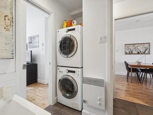 Bathroom - 2137 Av. De La Salle, Montréal (Mercier/Hochelaga-Maisonneuve), QC - Indoor Photo Showing Laundry Room