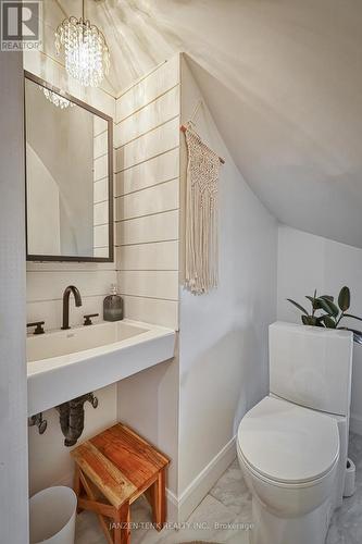 11 Maple Street W, Aylmer (Ay), ON - Indoor Photo Showing Bathroom