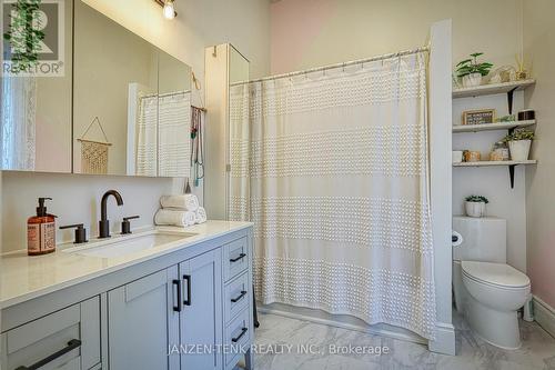 11 Maple Street W, Aylmer (Ay), ON - Indoor Photo Showing Bathroom