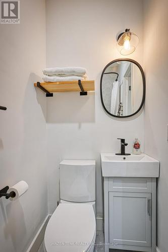 11 Maple Street W, Aylmer (Ay), ON - Indoor Photo Showing Bathroom