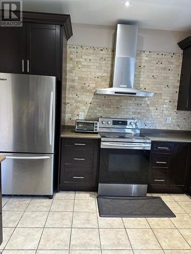 20 Latania Boulevard, Brampton, ON - Indoor Photo Showing Kitchen