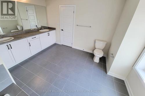 10 Castro Lane, Haldimand, ON - Indoor Photo Showing Bathroom