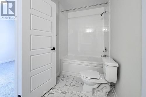 10 Castro Lane, Haldimand, ON - Indoor Photo Showing Bathroom