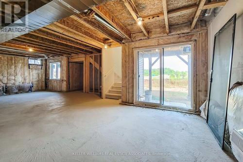 10 Castro Lane, Haldimand, ON - Indoor Photo Showing Other Room