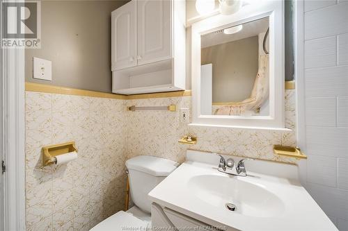 1069 Parkview, Windsor, ON - Indoor Photo Showing Bathroom