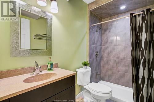 1945 Northway, Windsor, ON - Indoor Photo Showing Bathroom