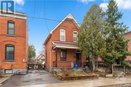 212 Cambridge Street N, Ottawa, ON - Outdoor