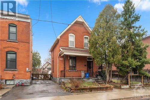 212 Cambridge Street N, Ottawa, ON - Outdoor