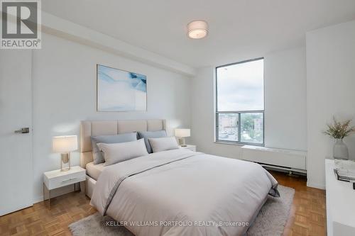 403 - 130 Neptune Drive, Toronto (Englemount-Lawrence), ON - Indoor Photo Showing Bedroom